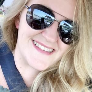 Meet your Posher, Cassandra